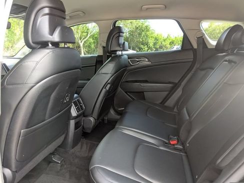 Used 2024 Kia Sportage EX FWD image 17