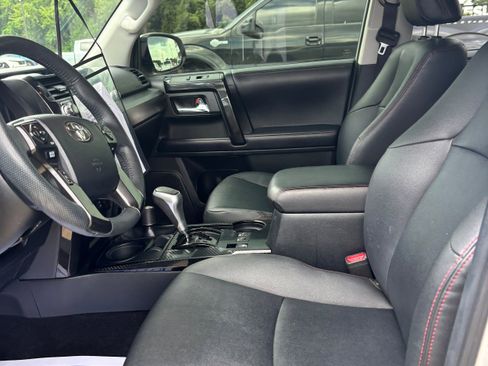 Used 2019 Toyota 4Runner TRD Off-Road Premium image 14