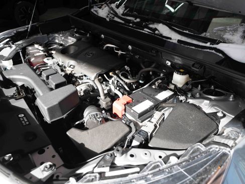 Used 2025 Toyota RAV4 XLE image 33