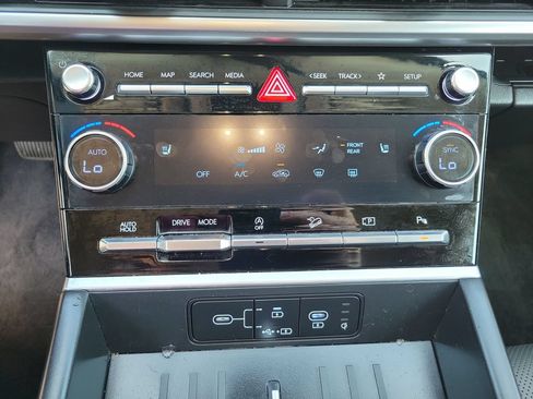 Used 2025 Hyundai Santa Fe SEL FWD image 22