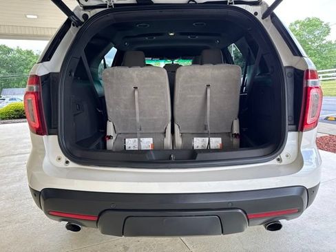 Used 2015 Ford Explorer XLT w/ Equipment Group 201B AWD/4WD image 32