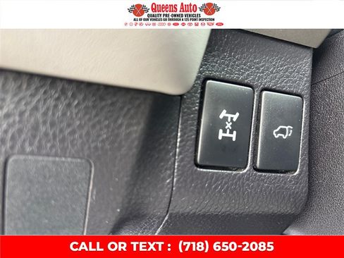 Used 2017 Toyota RAV4 XLE AWD/4WD image 35