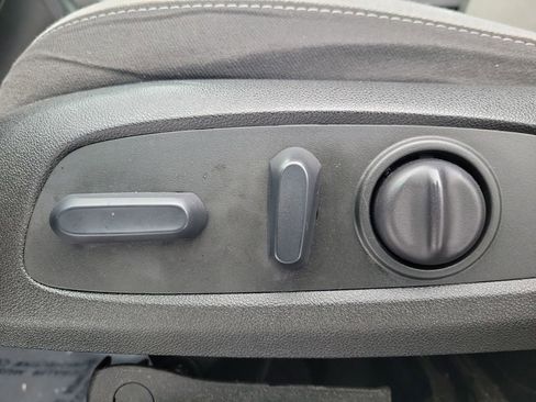 Used 2022 Chevrolet Equinox LT image 17