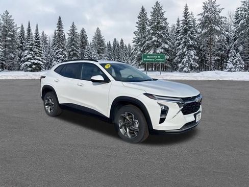 Used 2024 Chevrolet Trax LT image 8