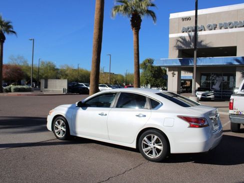 Used 2014 Nissan Altima 2.5 SL w/ Moonroof Package image 3
