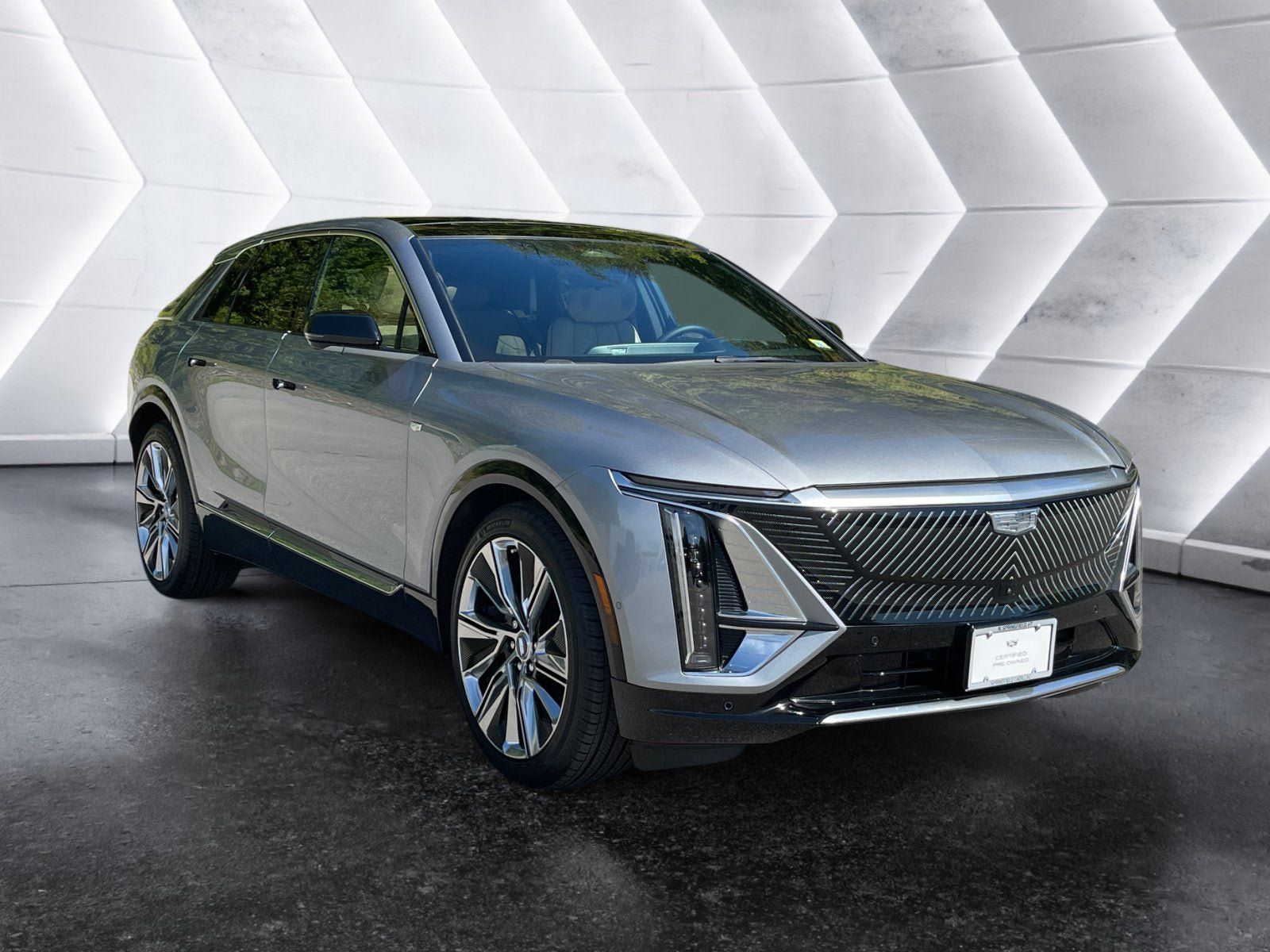Certified 2026 Cadillac Lyriq Signature Luxury w/ Nappa Leather Package AWD/4WD image 8