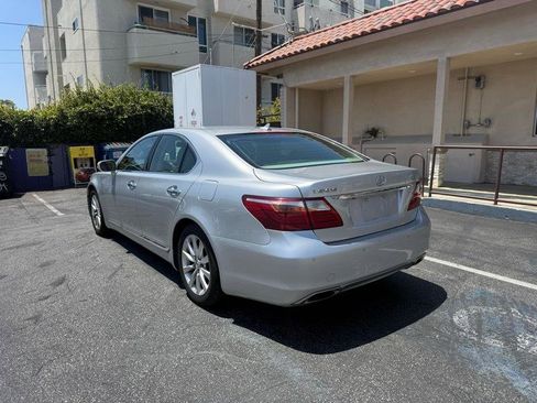 Used 2010 Lexus LS 460 RWD image 3