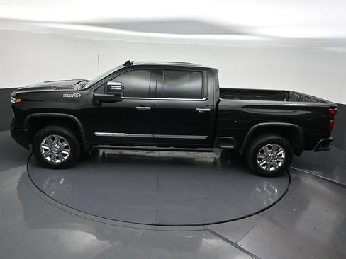 Used 2024 Chevrolet Silverado 2500 High Country w/ High Country Premium Package AWD/4WD image 18