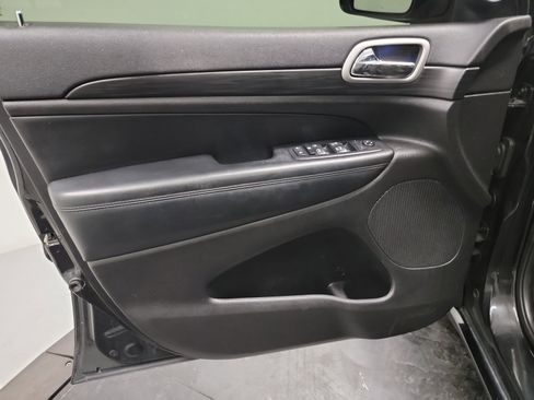 Used 2020 Jeep Grand Cherokee Altitude image 13