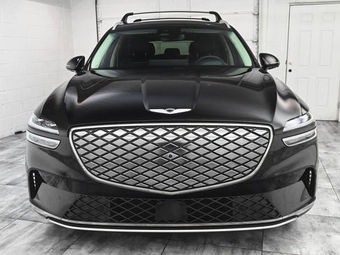 Used 2024 Genesis Electrified GV70 Prestige w/ Prestige Package image 2