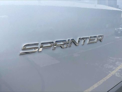 Used 2025 Mercedes-Benz Sprinter 2500 image 14