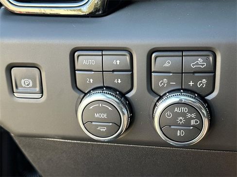 New 2026 GMC Sierra 2500 AT4 w/ AT4 Premium Plus Package image 17