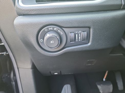 New 2026 Chrysler Pacifica Select image 12