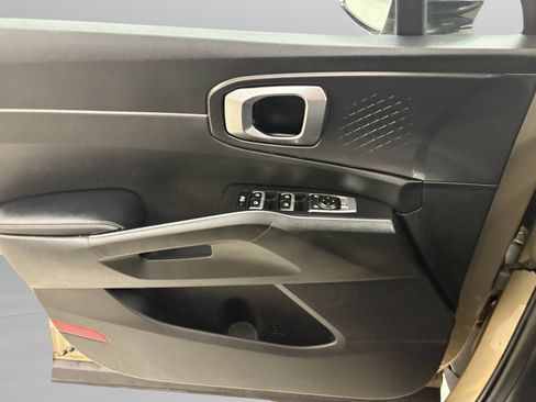 Used 2021 Kia Sorento S image 33