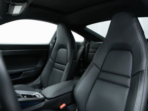 Certified 2025 Porsche 911 Carrera image 5