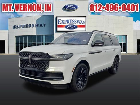 Used 2025 Lincoln Navigator Reserve w/ Jet Appearance Package AWD/4WD image 3
