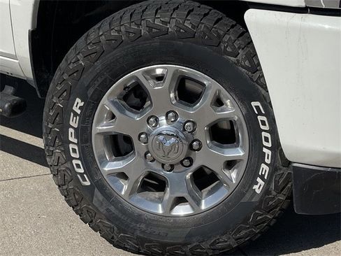 Used 2024 RAM 2500 Laramie w/ Towing Technology Group image 10