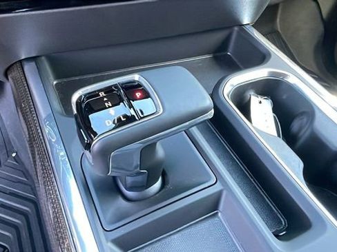 Used 2025 Chevrolet Silverado 1500 LT Trail Boss w/ LT Trail Boss Premium Package AWD/4WD image 18