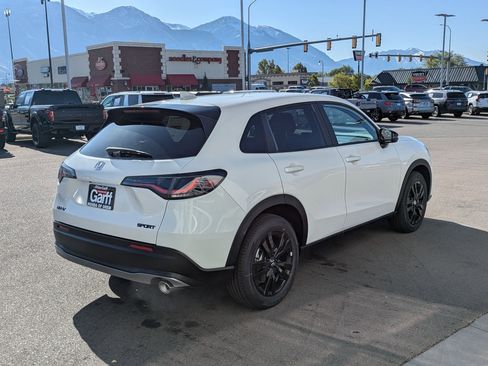 New 2026 Honda HR-V Sport image 3