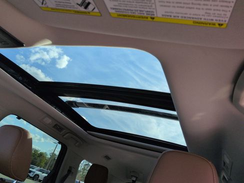 New 2026 Nissan Pathfinder Platinum image 22