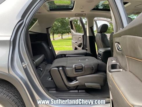 Used 2020 Chevrolet Traverse LT w/ LT Premium Package FWD image 45