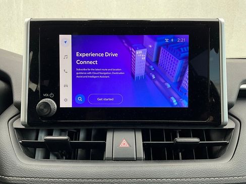 Used 2025 Toyota RAV4 XLE image 30