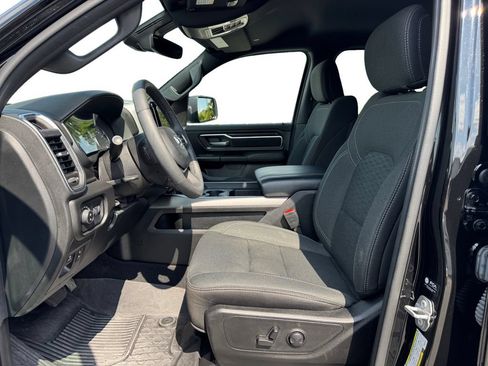 Used 2025 RAM 1500 Big Horn AWD/4WD image 9