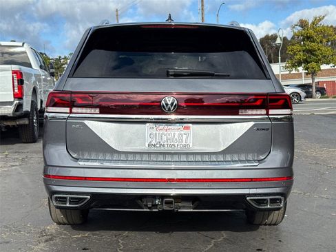 Used 2025 Volkswagen Atlas SEL Premium R-Line image 13