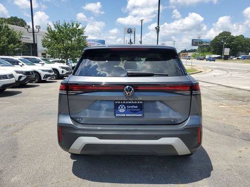 Certified 2025 Volkswagen Tiguan SE w/ Panoramic Sunroof Package AWD/4WD image 5