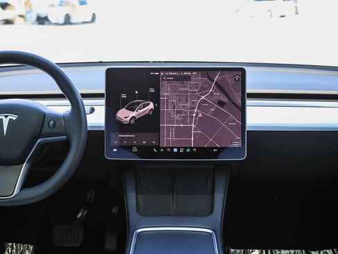 Used 2021 Tesla Model Y Long Range AWD/4WD image 12
