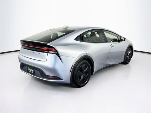 Used 2025 Toyota Prius FWD image 9
