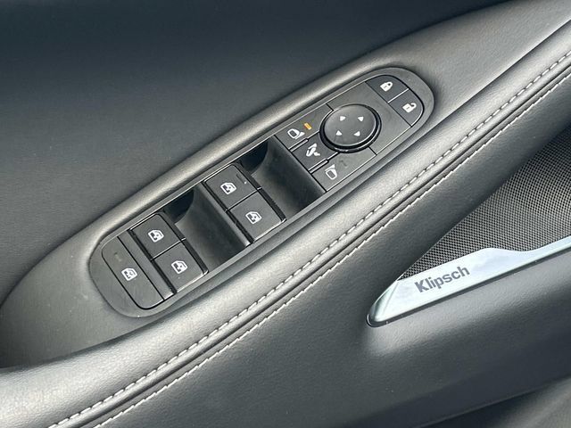 Certified 2027 INFINITI QX60 Luxe w/ Cargo Package AWD/4WD image 19