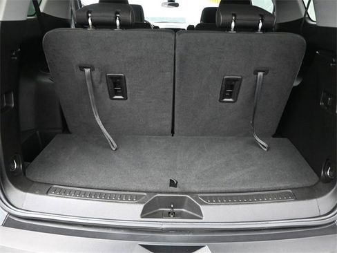 Used 2023 GMC Acadia SLE w/ Driver Convenience Package image 32