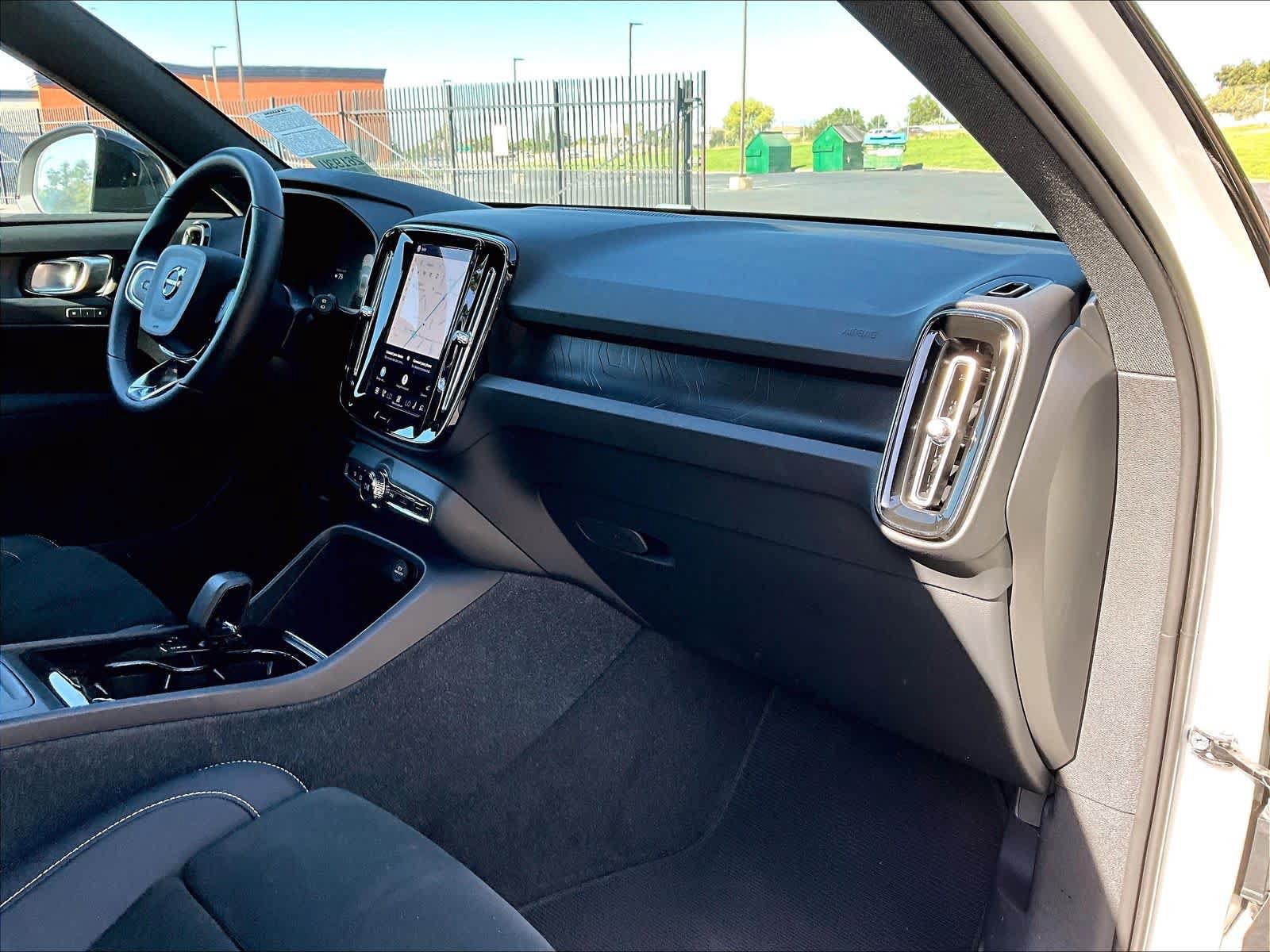 Used 2023 Volvo XC40 Recharge Ultimate AWD/4WD image 19