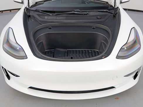 Used 2021 Tesla Model 3 Performance image 8