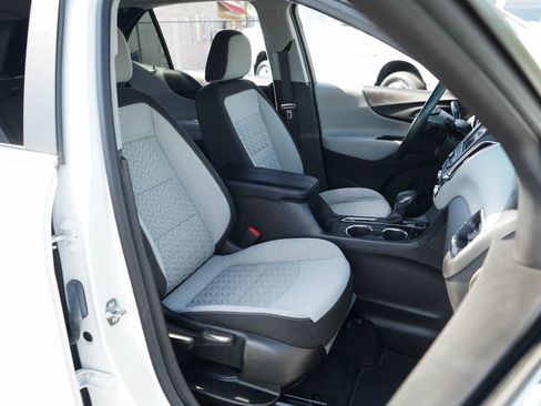 Used 2024 Chevrolet Equinox LT w/ Driver Convenience Package AWD/4WD image 12