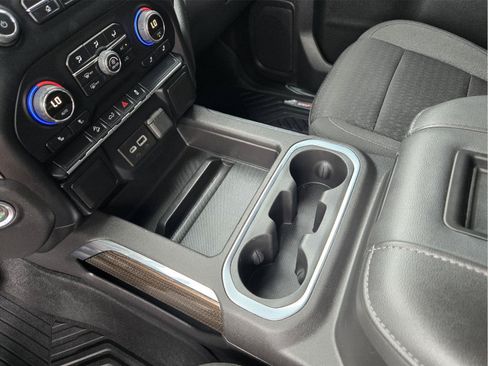Used 2021 Chevrolet Silverado 1500 LT Trail Boss AWD/4WD image 18