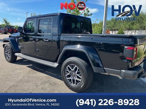 Used 2023 Jeep Gladiator Overland w/ Popular Equipment Package AWD/4WD image 4