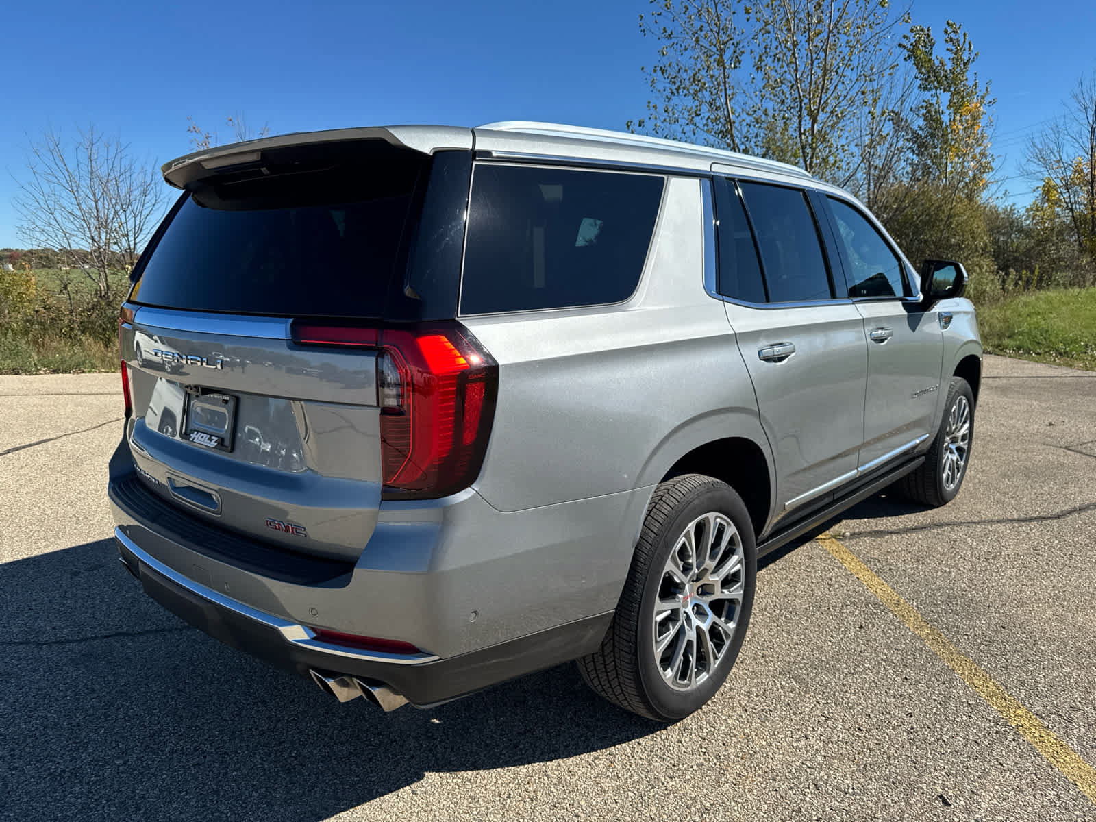 Used 2025 GMC Yukon Denali w/ Denali Reserve Package AWD/4WD image 10