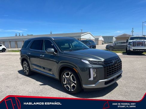 Used 2024 Hyundai Palisade Limited AWD/4WD image 2