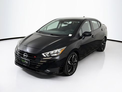 Used 2024 Nissan Versa SR FWD image 3