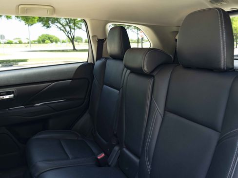 Used 2020 Mitsubishi Outlander SEL FWD image 18