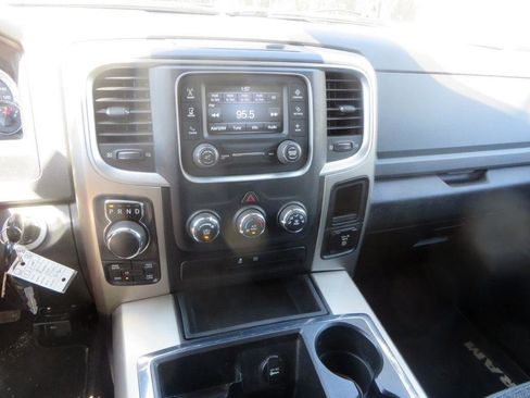 Used 2013 RAM 1500 Big Horn image 23