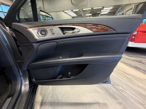 Used 2019 Lincoln MKZ Reserve FWD image 45