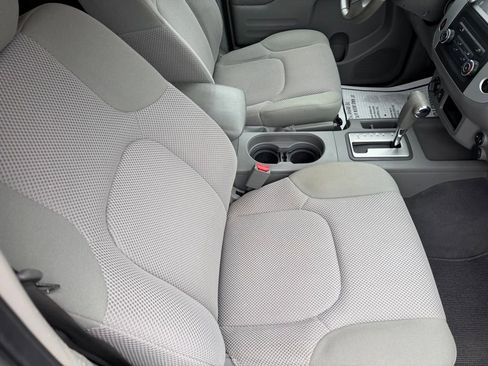 Used 2019 Nissan Frontier SV image 41