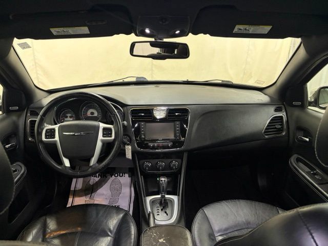 Used 2013 Chrysler 200 Limited FWD image 19