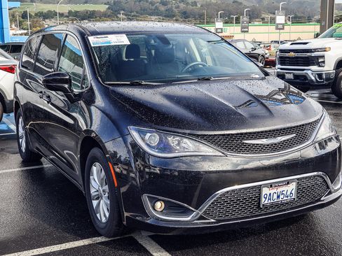 Used 2018 Chrysler Pacifica Touring Plus image 19