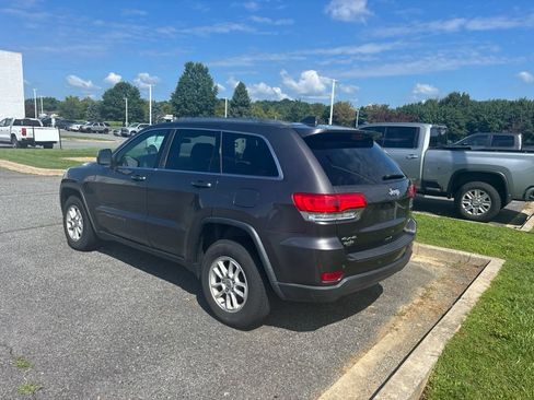 Used 2019 Jeep Grand Cherokee Laredo AWD/4WD image 8