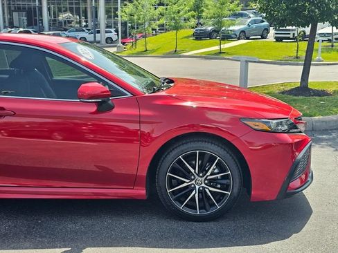 Used 2024 Toyota Camry SE FWD image 5