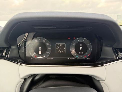 New 2026 Land Rover Range Rover Evoque Hoxton AWD/4WD image 14